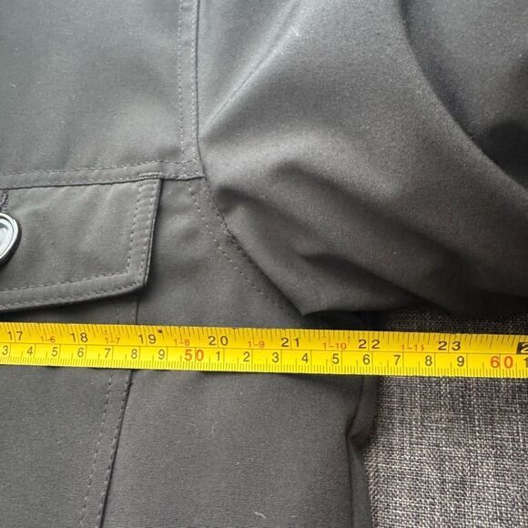 Canada Goose Banff Parka Size Medium - Picture 12 of 16